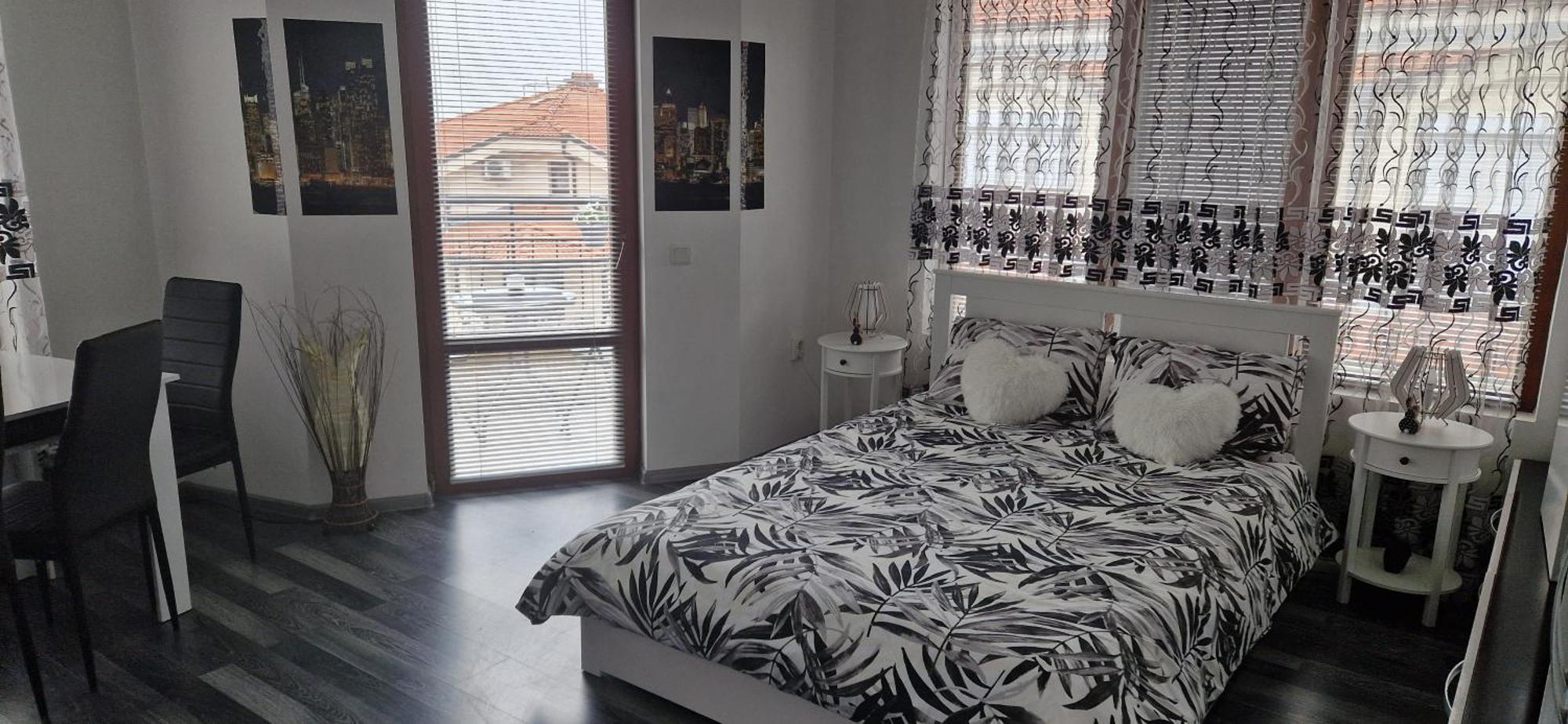 Black And White Apartment Karlovo Extérieur photo