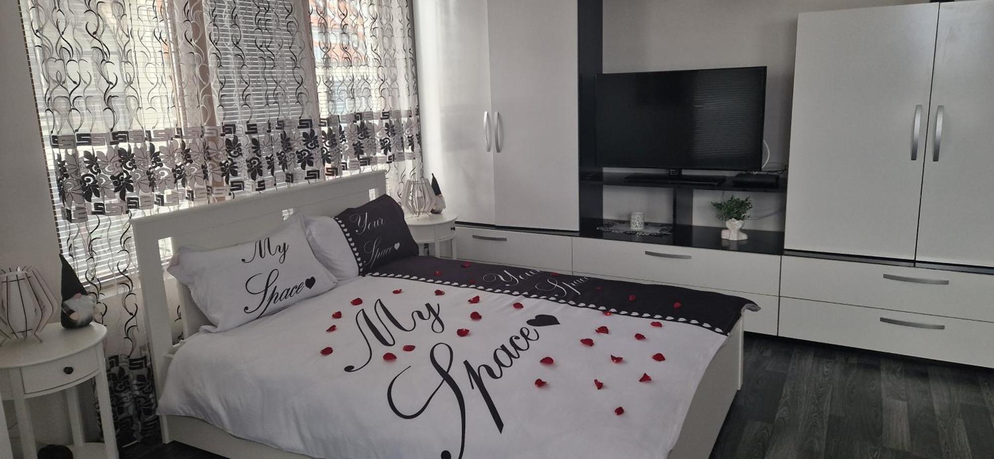 Black And White Apartment Karlovo Extérieur photo