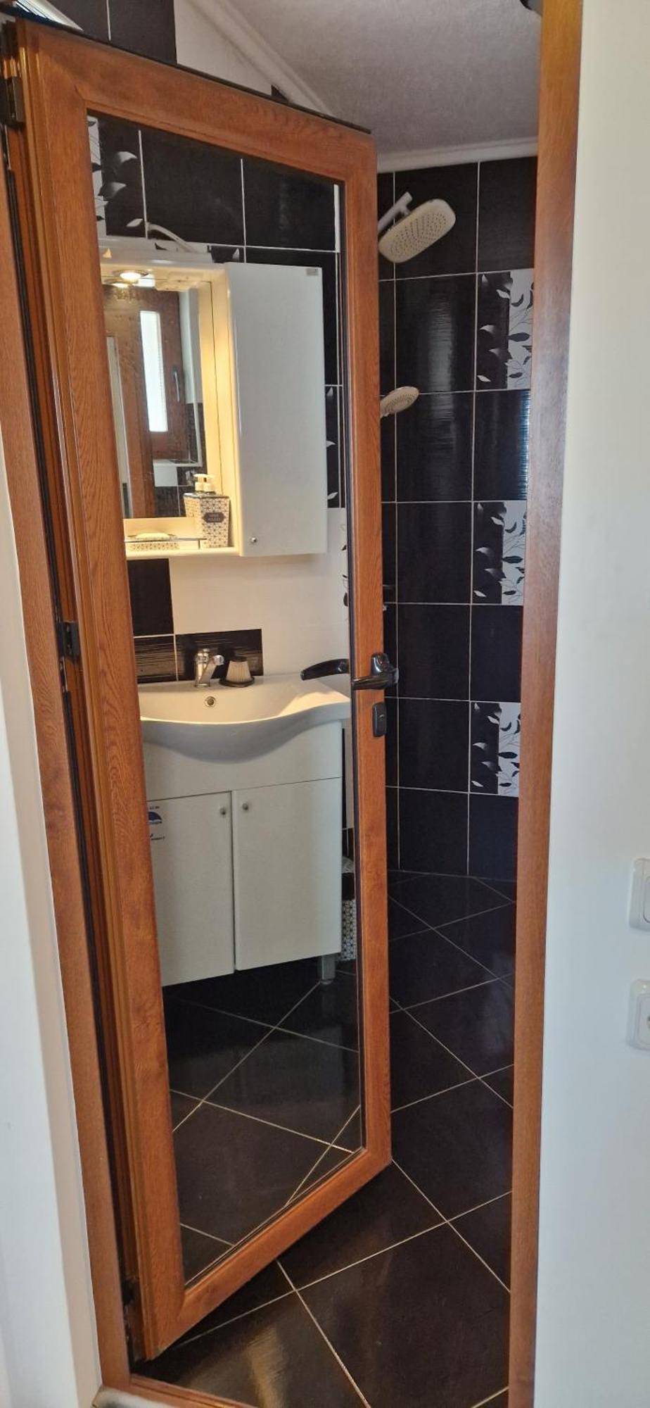 Black And White Apartment Karlovo Extérieur photo