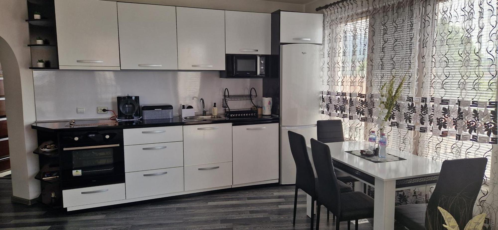 Black And White Apartment Karlovo Extérieur photo